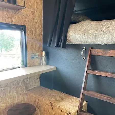 度假居 Horse Truck Tiny With Hot Tub *