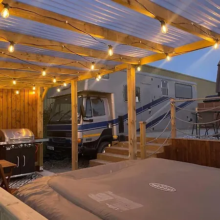 Horse Truck Tiny With Hot Tub * 阿什本