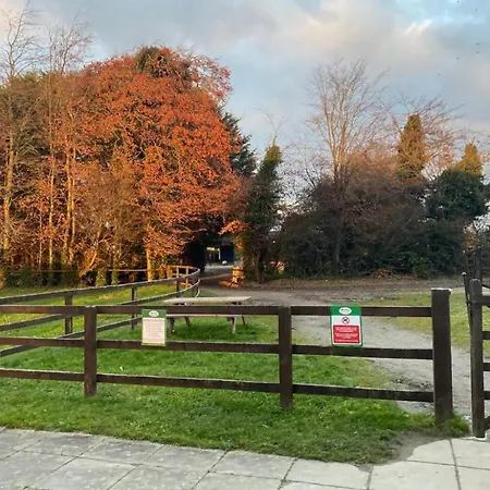 Nyaraló Horse Truck Tiny With Hot Tub