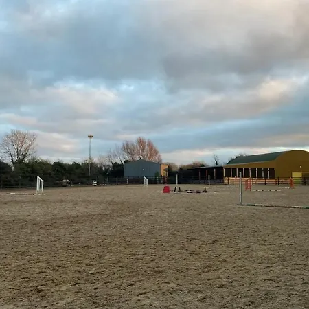 Horse Truck Tiny With Hot Tub Ashbourne