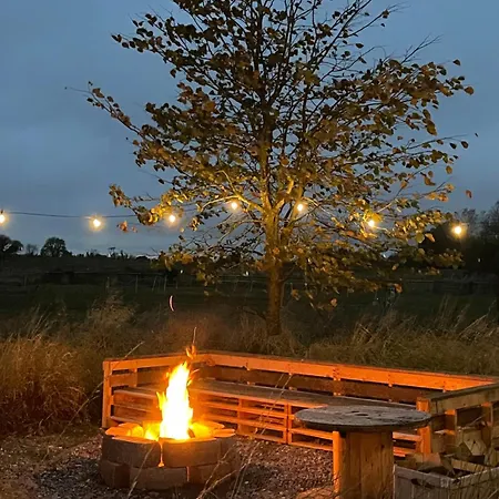 Horse Truck Tiny With Hot Tub 度假居 *
