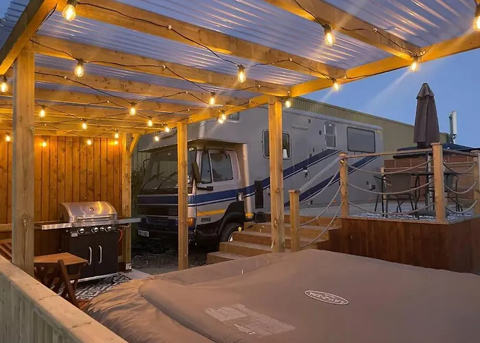 Horse Truck Tiny With Hot Tub * Ashbourne