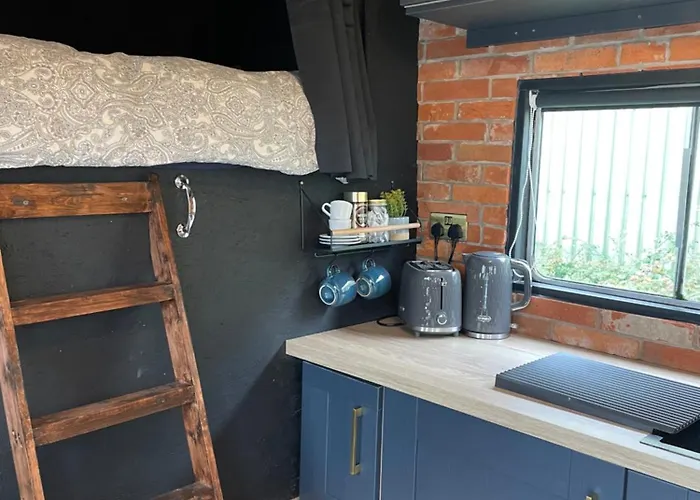 Horse Truck Tiny With Hot Tub *