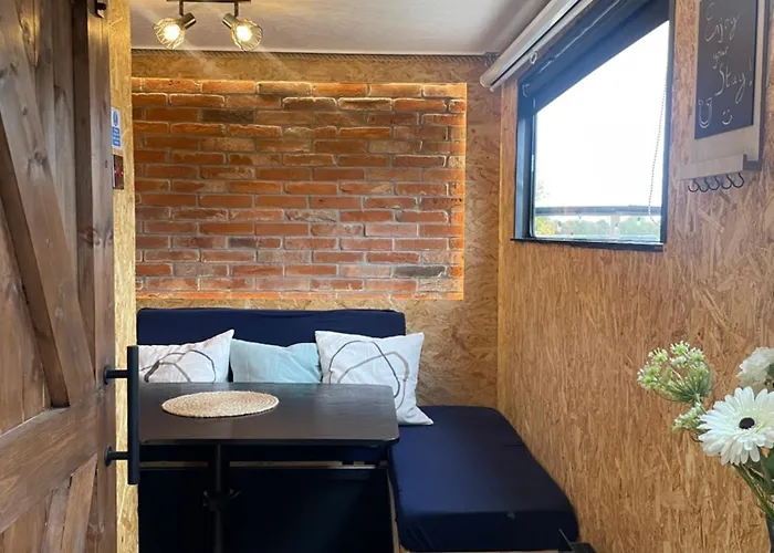 Horse Truck Tiny With Hot Tub Semesterbostad *